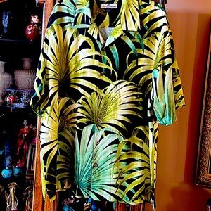 TommyBahamaXL 100% silk short sleeve. Excellent.Palm tree print Greens & black